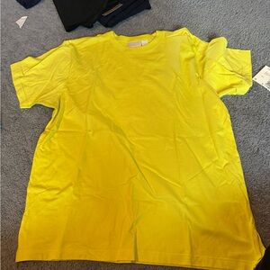 Liz Claiborne Bright Yellow Short Sleeve Tee